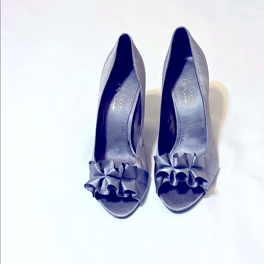 Vintage The Touch of Nina Elegant Gray Peep-Toe Heels